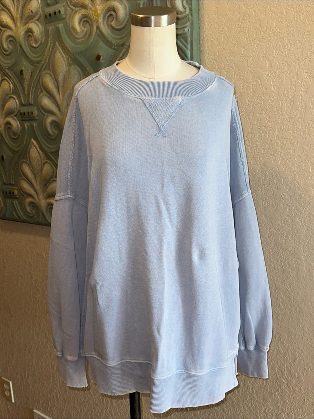 Aerie Womens M Oversized Sweatshirt Blue Washed Crewneck Slouchy Cotton Pullover